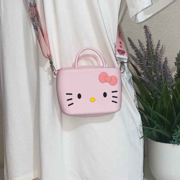 Hello Kitty Coin Purse for Girls and Women. - Picture 2 of 4